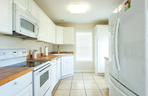 Sand Point Casa | Anchor House / Guest Qtrs 200 Yards from Beach in Sand Point w / Ocean & Pool Views