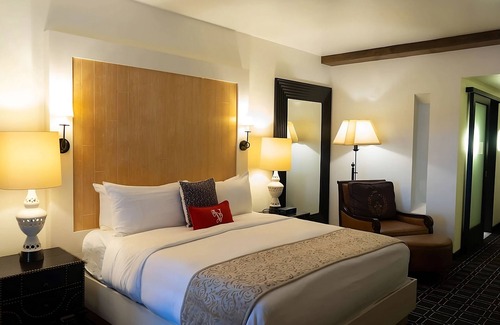 San Jose Hotel | Only Minutes to Thomas Barrett Park! Family-friendly Unit! w/ Parking & Pool!