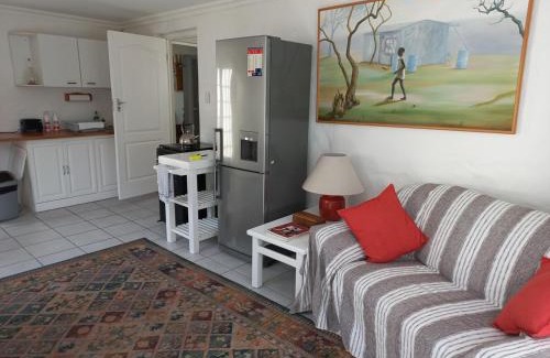Onrus Casa | Onrus Garden Cottage, Sunny and Spacious
