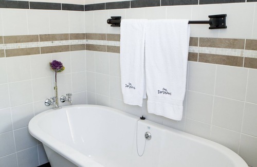 Rustenburg Casa | Ons Dorpshuis Guest House