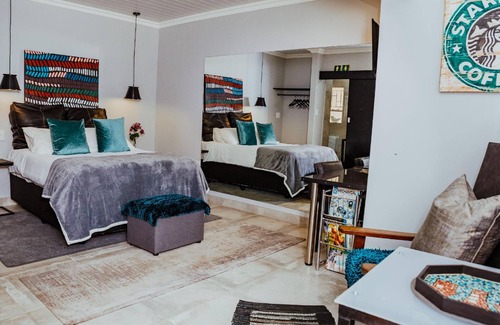 Rustenburg Casa | Ons Dorpshuis Guest House