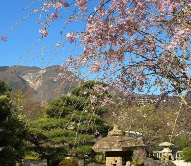 Hakone Casa | Onsen & Garden -Asante Inn-