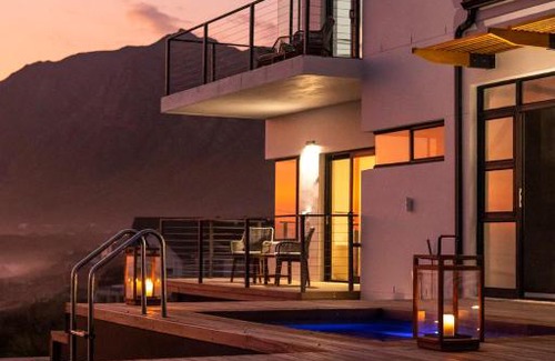 Betty's Bay Cama Y Desayuno | OnTheRocksBB Solar Powered Guesthouse and Ocean Lodge