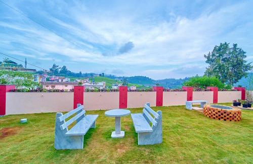 West Mere Complejo | Ooty Blossom Retreat by VOYE HOMES