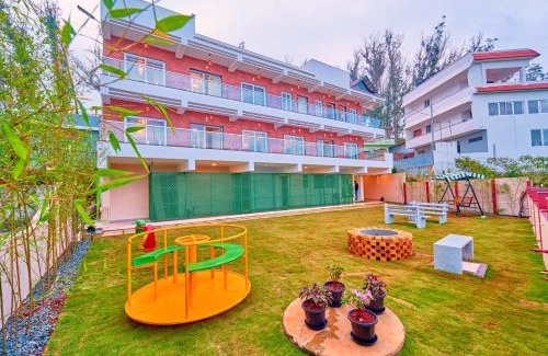 West Mere Complejo | Ooty Blossom Retreat by VOYE HOMES