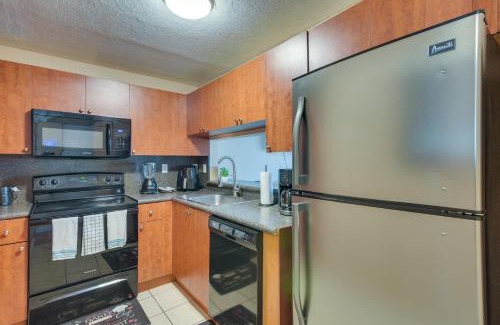 Opa-Locka Casa | Opa-locka Townhome, 15 Mi to Miami Beach!