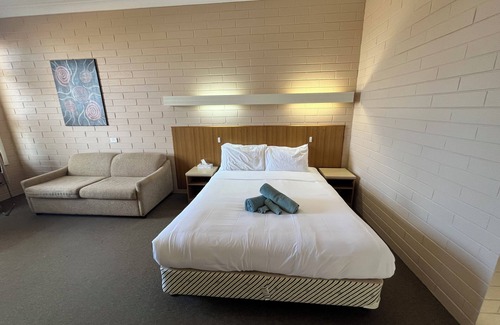 Coober Pedy Hotel | Opal Inn Hotel Motel
