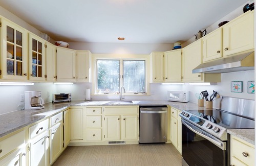 Port Clyde Casa | Open and spacious riverfront retreat, dog-friendly