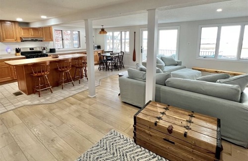 Thompson's Point Casa | Open concept 5-bedroom 2 bath home directly across from the Sandbar