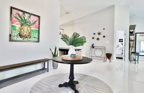 Southwest Casa | Open Concept Sunset Galore in West Palm Beach