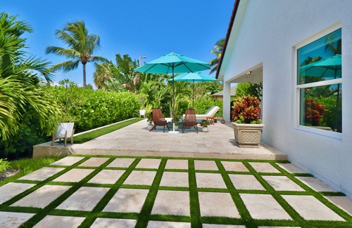 Southwest Casa | Open Concept Sunset Galore in West Palm Beach