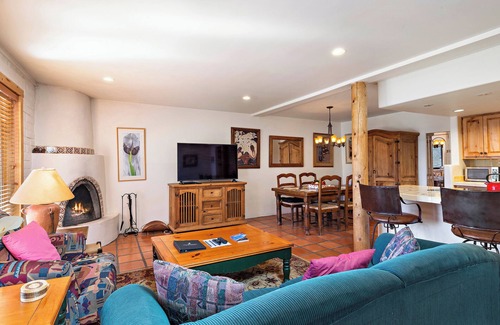 Northeast Santa Fe Hotel | Open-Concept, Tons Of Space, Easy Access To Downtown Attractions