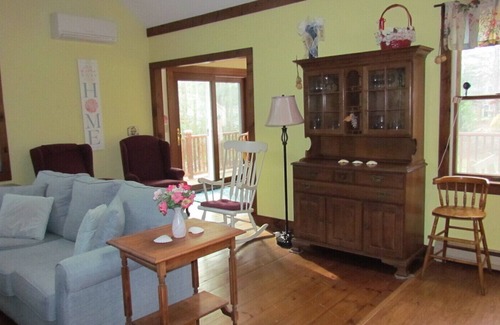 Cotuit Casa | Open floor plan & large deck