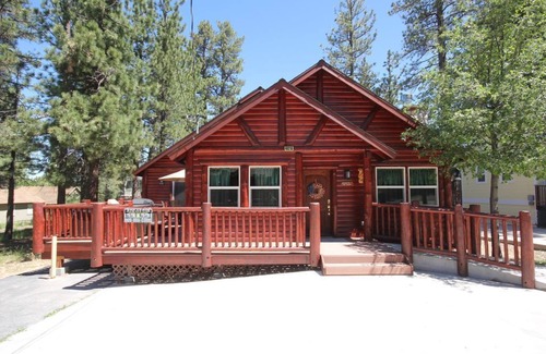Big Bear Lake Cabina | Plano de planta abierto, perfecto para familias numerosas, amigos, mascotas y personas discapacitadas