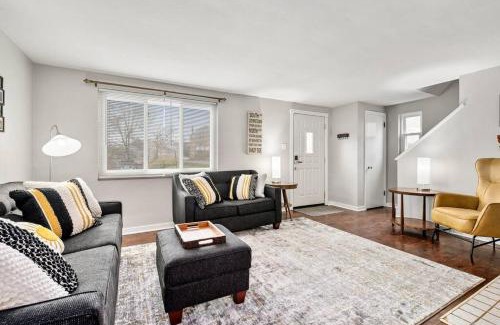Brookline Casa | Open Floor Spacious Home, 15min from Downtown, Private Garage, Kids Friendly
