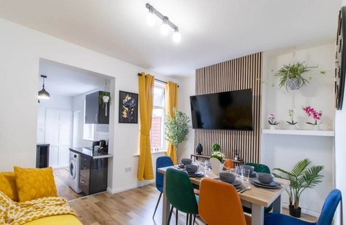 Portsmouth Casa | Open Mind Property - Luxury 5 Beds & Free Parking