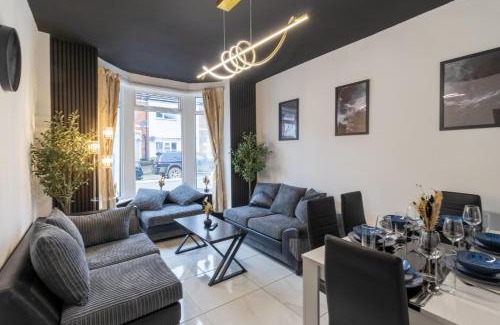 Portsmouth Apartamento | Open Mind Property - HotTub,7 Beds & Free Parking