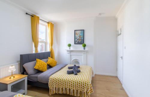 Portsmouth Casa | Open Mind Property - Luxury 5 Beds & Free Parking