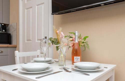Bournemouth Apartamento | Open Mind Property - Studio for 4 Guests - Parking