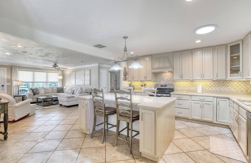 Ormond Beach Plaza Casa | OPEN Ormond Beach access-A1A project has not blocked our street access to ocean!