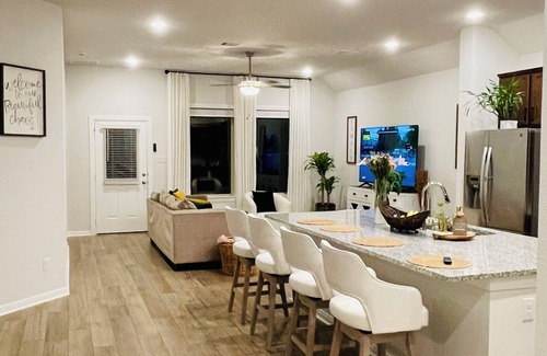 Magnolia Casa | Open-Plan 3BR w/Office, Patio & Lake Fun