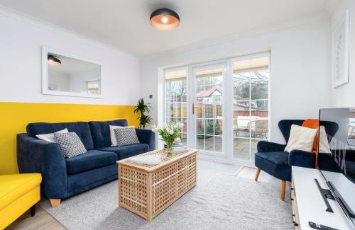 Wythenshawe Casa | Open Plan Contemporary Home - Designed for Contractors