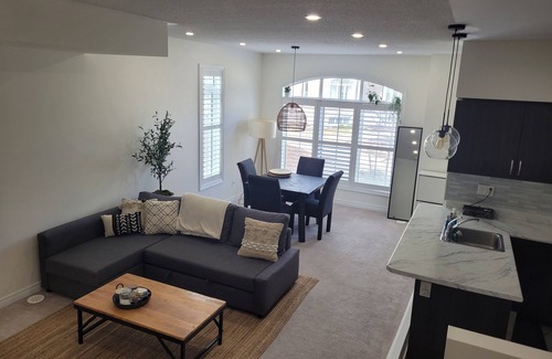 L'Amoreaux Casa | Open & Spacious 2bd/2.5bath Townhouse w/ 2offices
