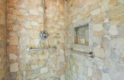 Blue Ridge Casa | Open Studio Lodge at Little Rock Creek