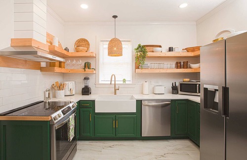 Marion Casa | OPEN! We have Power & Water Marion NC Pet Friendly Downtown Sleeps 10