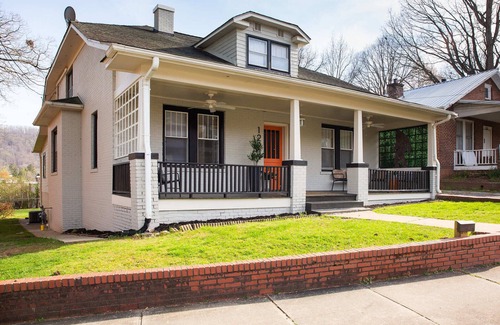 Marion Casa | OPEN! We have Power & Water Marion NC Pet Friendly Downtown Sleeps 10