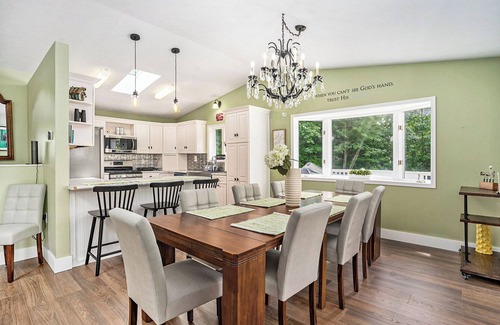 Mears Casa | New listing Spacious 5-bedroom house with views of Lake Michigan in Mears