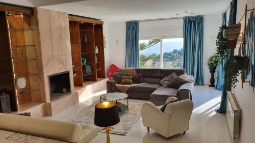 Premia de Dalt Chalet De Esquí | Opening Doors Premiá Dalt Amazing views w pool