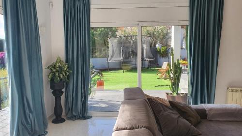 Premia de Dalt Chalet De Esquí | Opening Doors Premiá Dalt Amazing views w pool