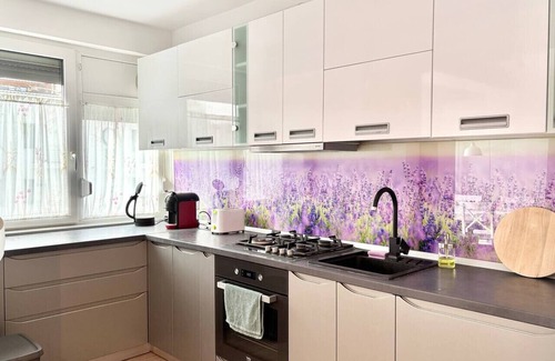 Old City Apartamento | Opera Lavendel. 2 Large rooms Center King-size bed