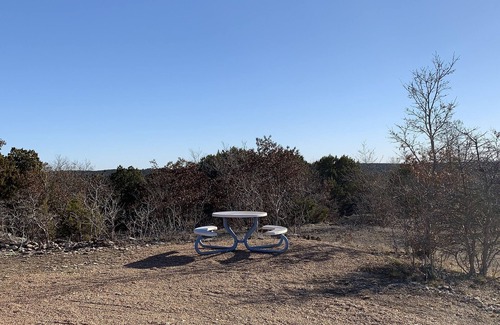 Glen Rose Casa | ¡Cabaña rústica aislada con vistas excepcionales!