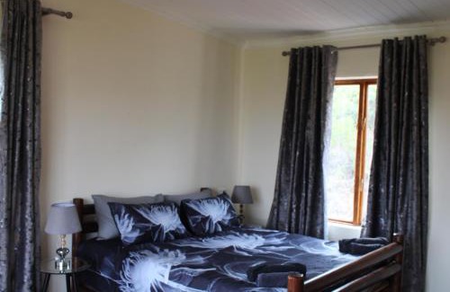 Hartbeespoort Casa | Oppiberg Cottage with River View