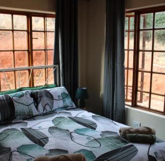 Hartbeespoort Casa | Oppiberg Cottage with River View