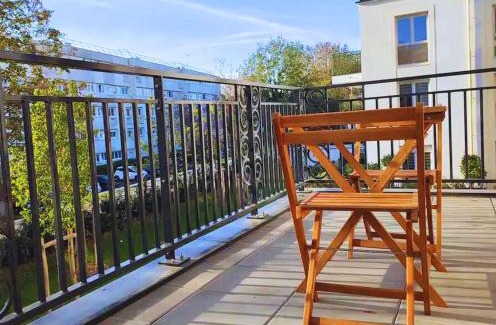 L'Hay-les-Roses Apartamento | Opposite Metro 14, Cozy Guest Room with Garden & Free Parking, 5 min Orly Airport, 7 min Paris
