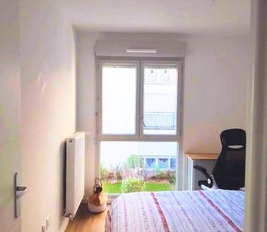 L'Hay-les-Roses Apartamento | Opposite Metro 14, Cozy Guest Room with Garden & Free Parking, 5 min Orly Airport, 7 min Paris