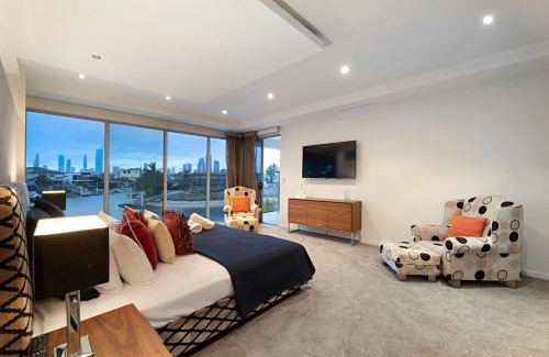 Broadbeach Waters Casa | Opulence on Broadbeach