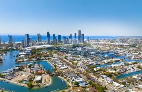 Broadbeach Waters Casa | Opulence on Broadbeach