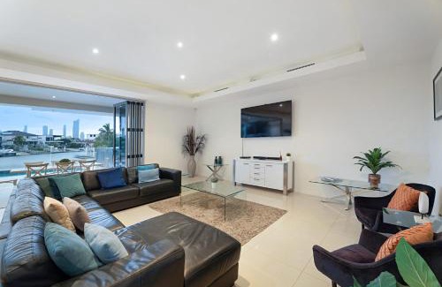Broadbeach Waters Casa | Opulence on Broadbeach