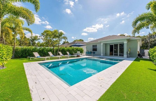 Jupiter Casa | Opulence & Serenity at Our Luxury Home in Jupiter!