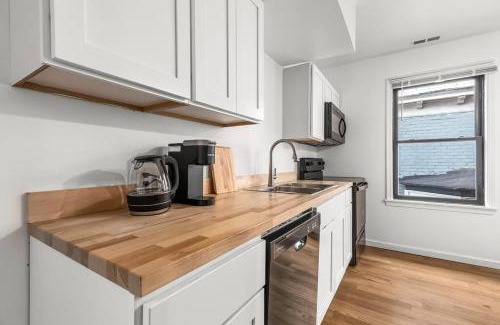 Detroit Apartamento | Opulent 2 Bedroom Getaway