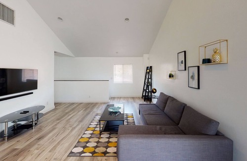 North Tustin Casa | Opuluxe Disneyland Getaway Unit 2