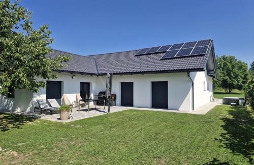 Sempeter v Savinjski Dolini Casa | Orange house Šempeter