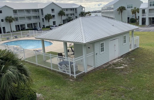 Orange Beach Condominio | Orange Beach Walker Key Bayfront Condo with Boat Access