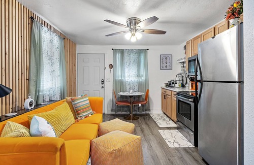 Seminole Heights Casa | Orange Blossom Place - Studio Apt Near Bars & Food