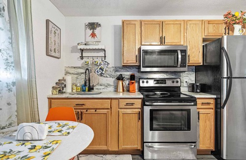 Seminole Heights Casa | Orange Blossom Place - Studio Apt Near Bars & Food