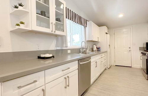 Southwest Anaheim Casa | Orange County home with backyard, sleep 10, minutes away from theme parks